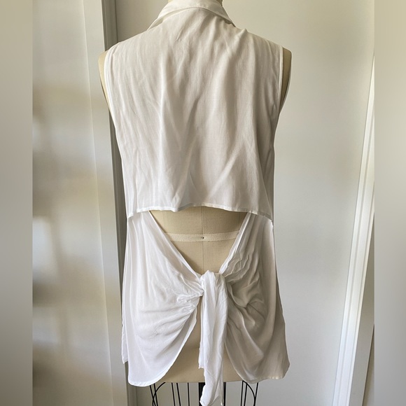 BCBGeneration button down top - Picture 2 of 3